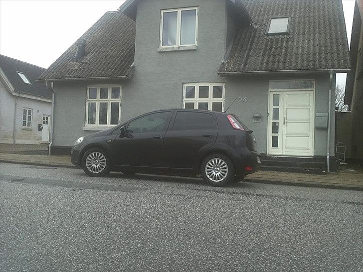 Fiat Punto Evo - Her foran vores gamle hus billede 19