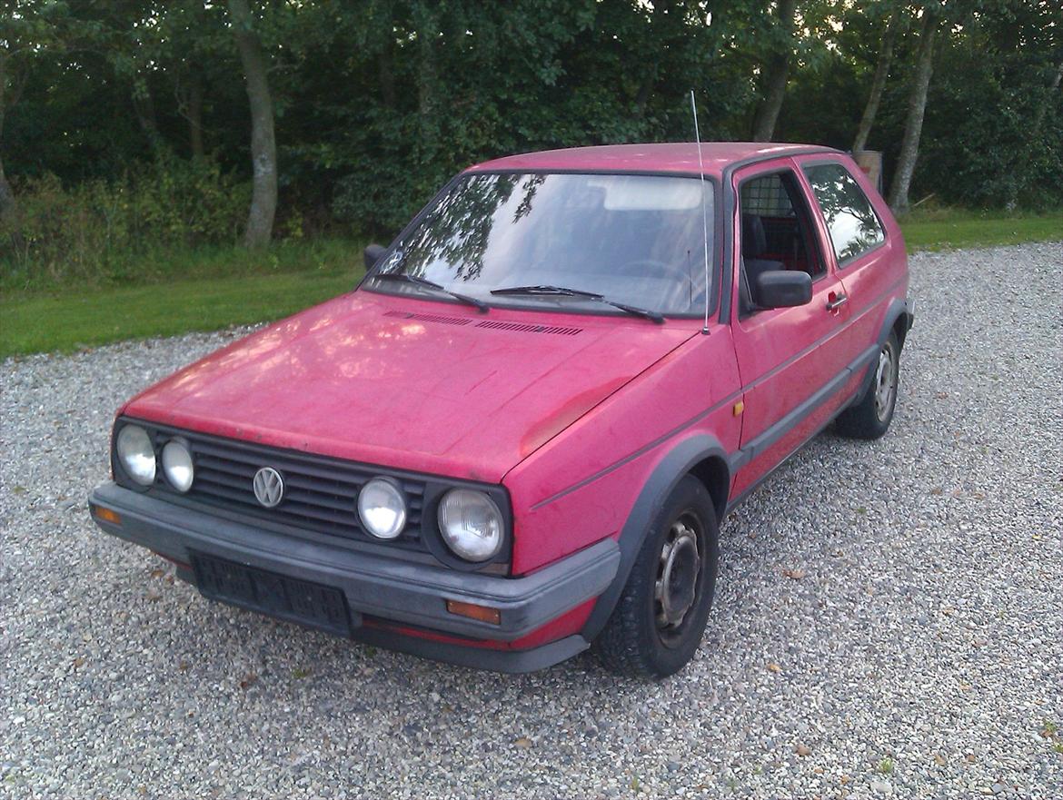 VW Golf 2 1,6 GTD (ROLF) - Sådan så den ud da jeg fik den.. utrolig hvad en polering kan gøre ;-) billede 11