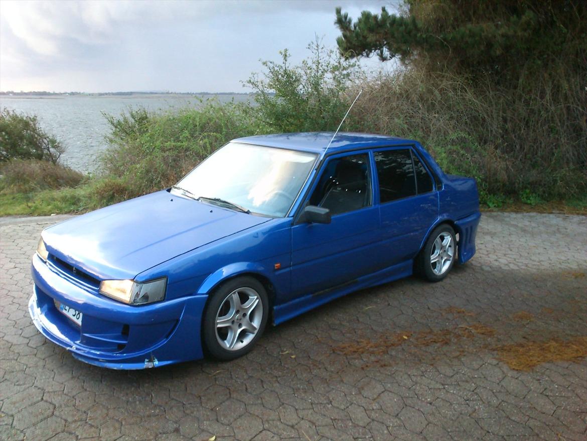 Toyota Corolla Dx skrottet billede 2