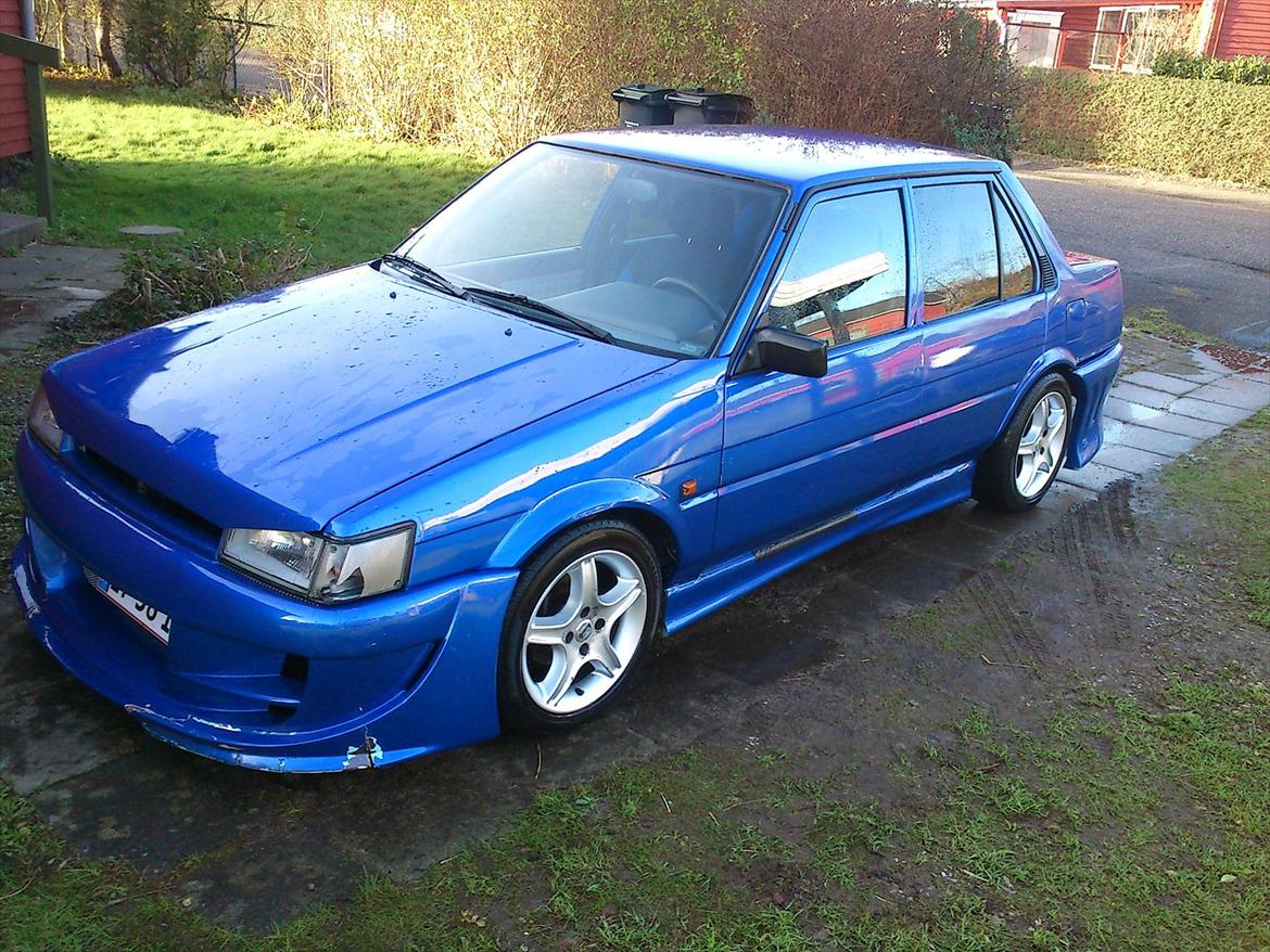 Toyota Corolla Dx skrottet billede 14