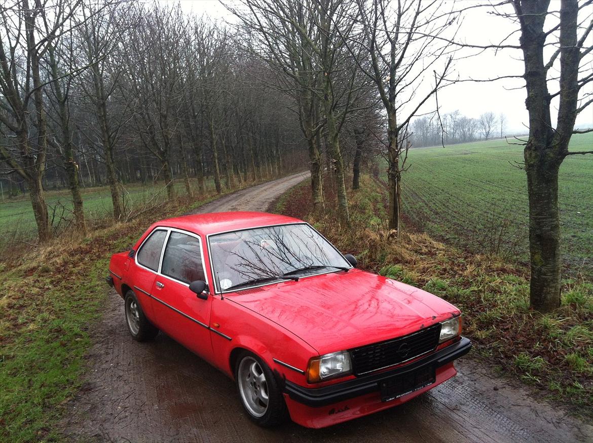 Opel Ascona b 2,0 weber billede 1