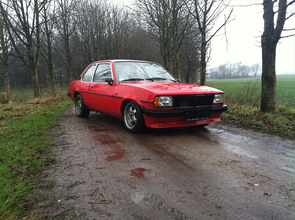 Opel Ascona b 2,0 weber billede 3