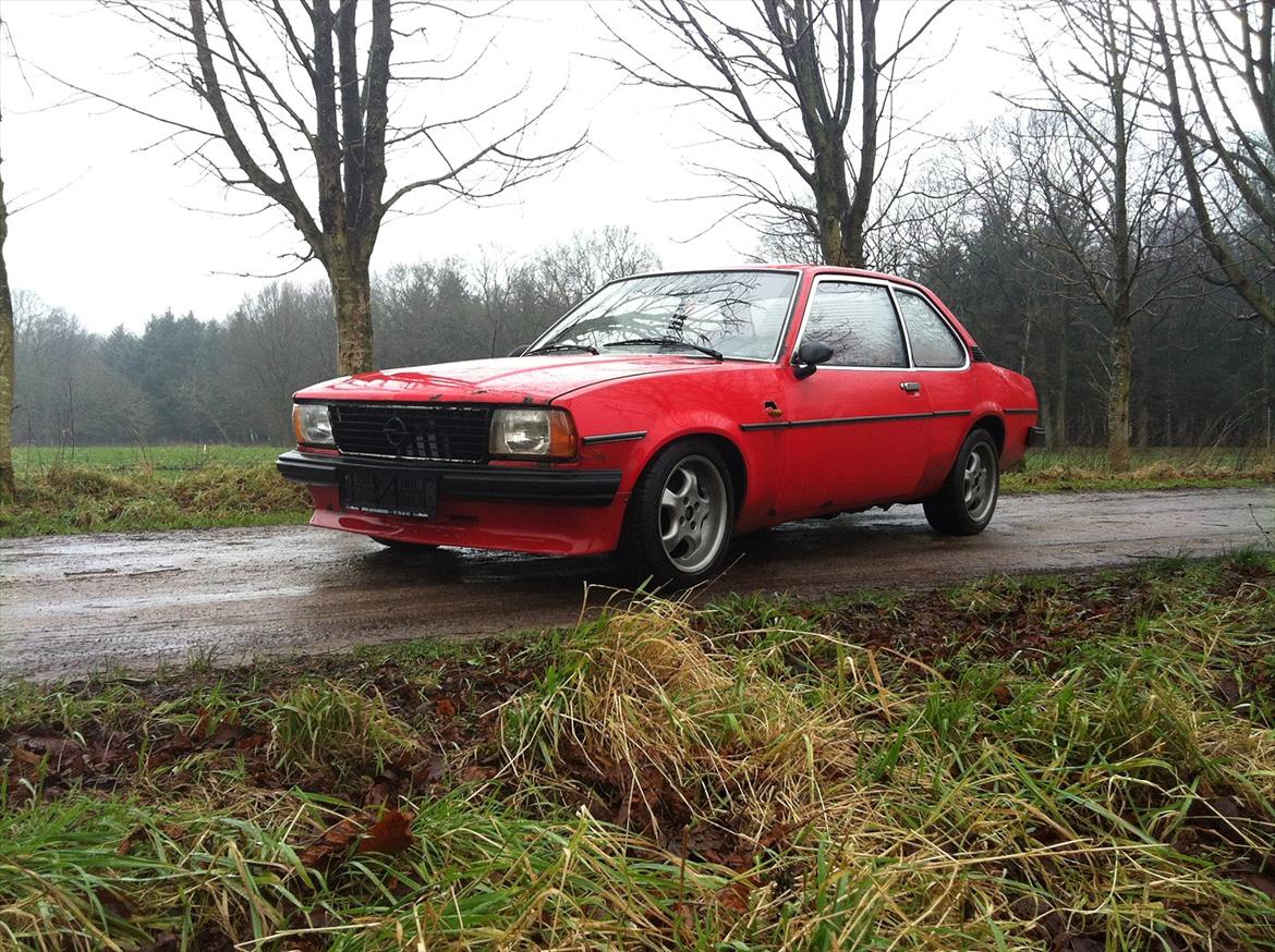 Opel Ascona b 2,0 weber billede 2