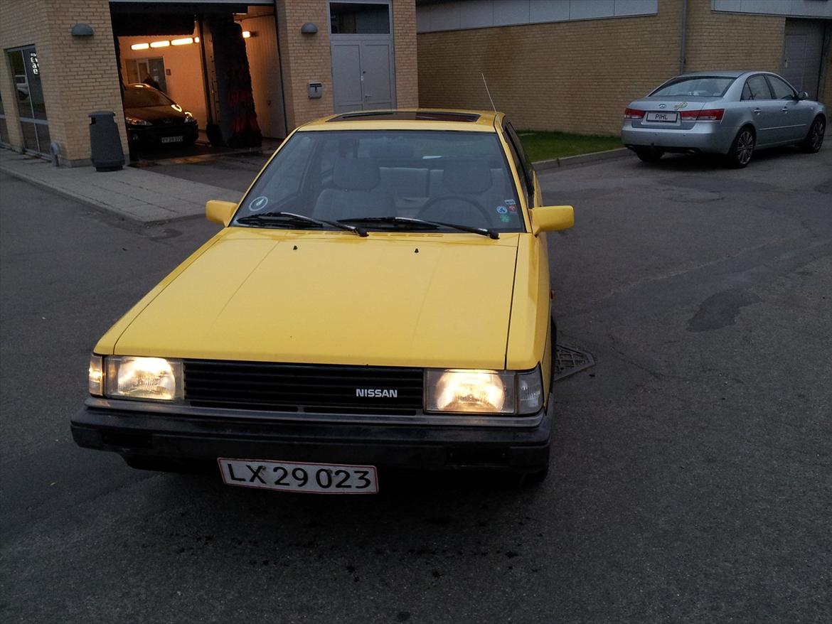 Nissan Cherry 1,5 Milano - efter vask og polering samt toning af lygter billede 3