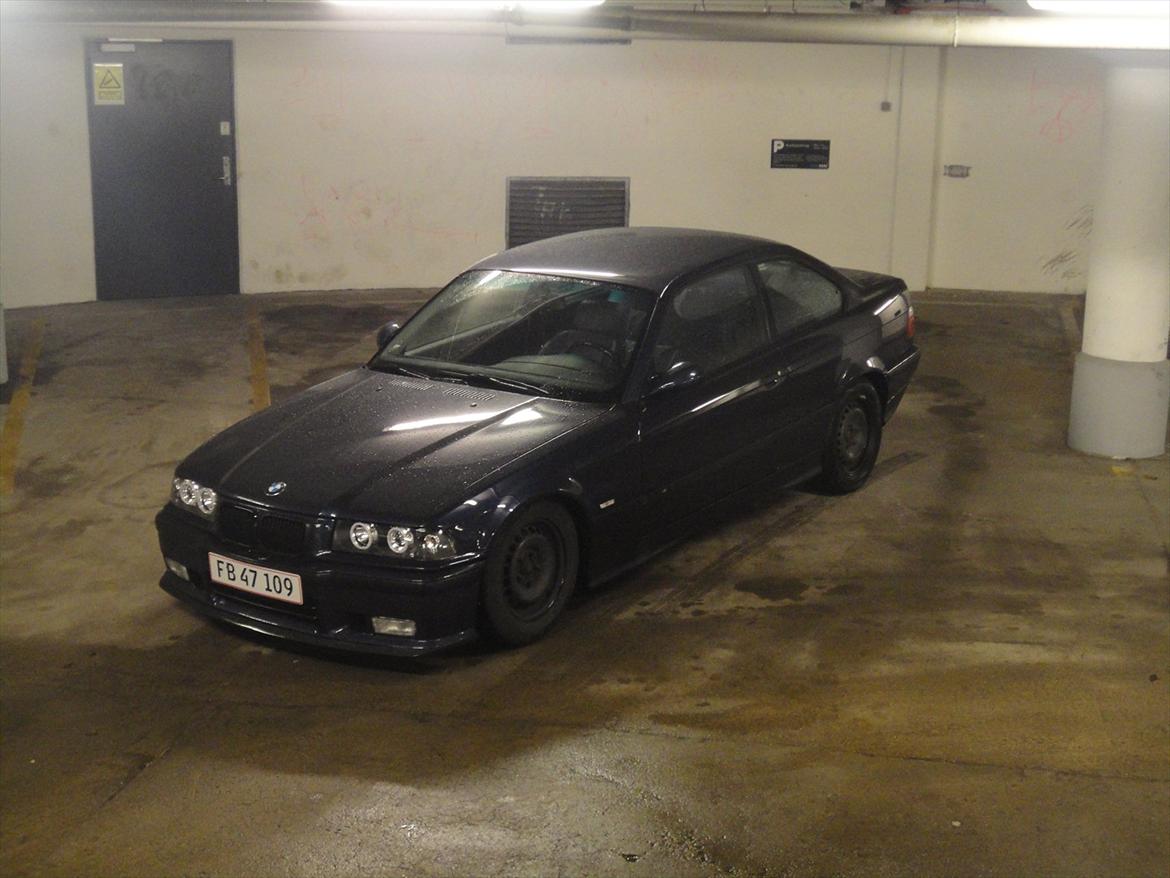 BMW 320i Coupé e36 (SOLGT) billede 4