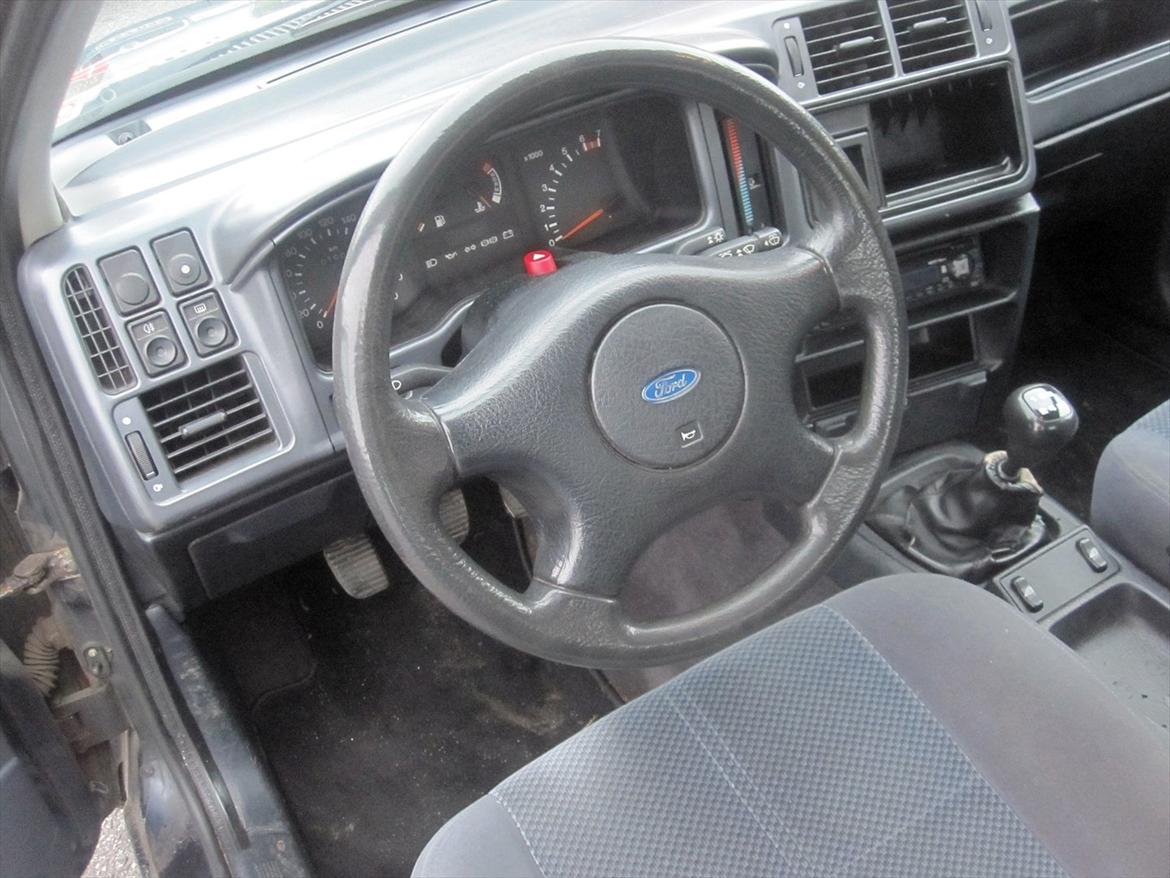 Ford Sierra 2.0 GT 4x4 (Kebab-taunus) - Førerpladsen i vognen :) billede 7