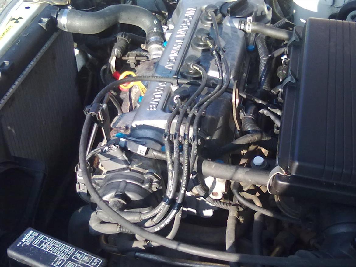 Nissan primera SOLGT - 1600 ccm med 16 ventiler og tvincam også ren og pænt. billede 3