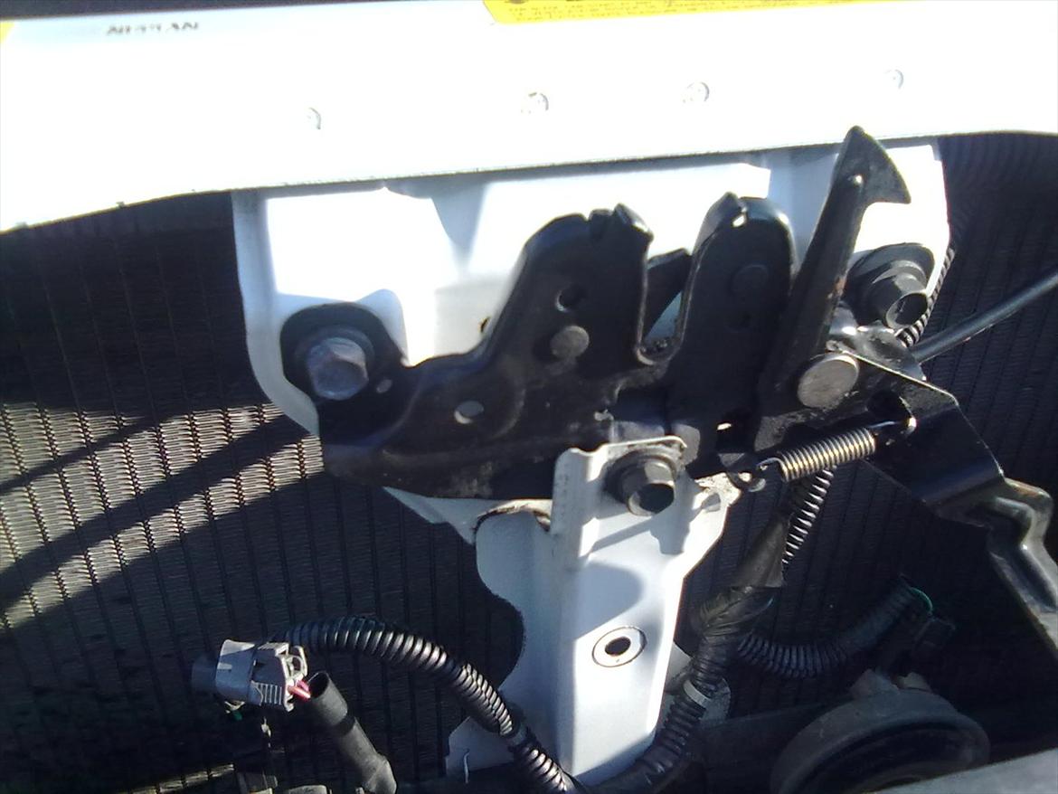 Nissan primera SOLGT - hjelm låsen,ren som alt andet billede 7