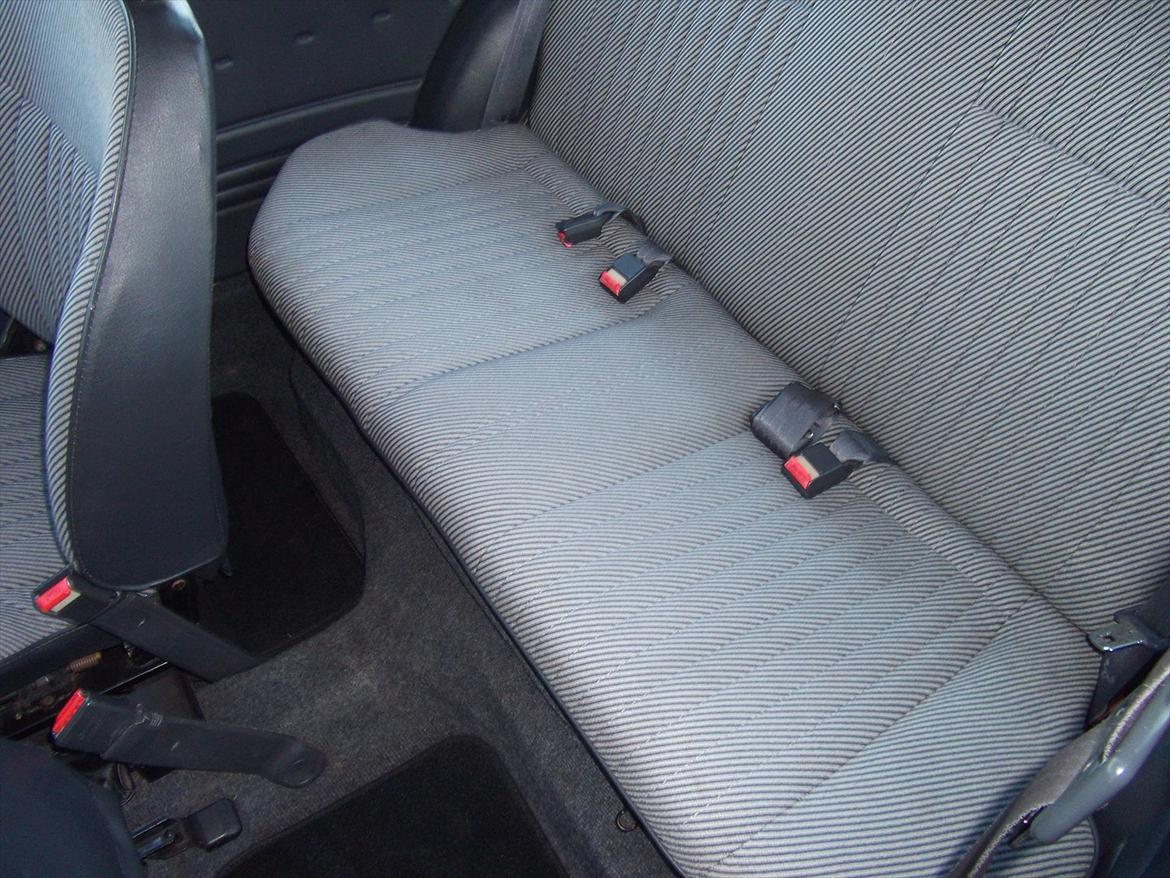 Toyota Starlet EP70 - Bagsæder, stort set som nye. billede 4