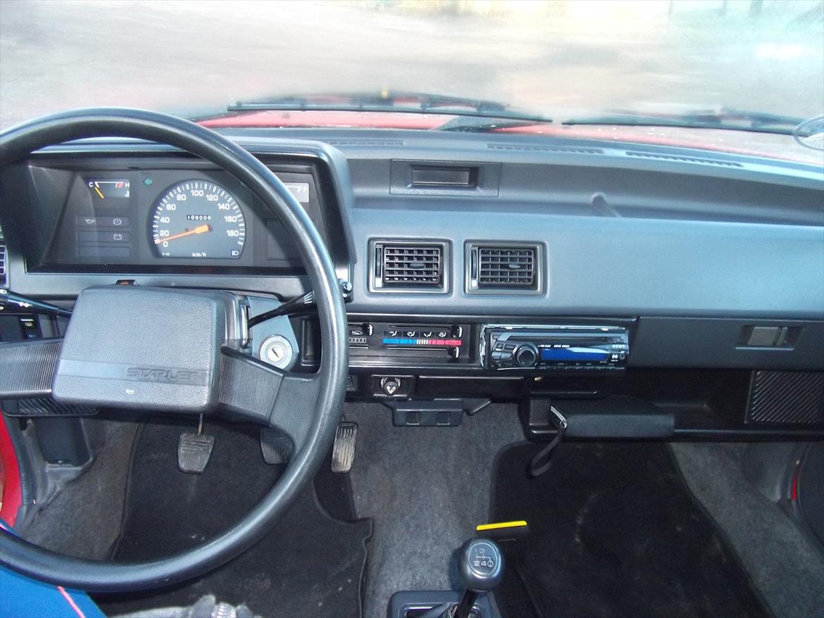 Toyota Starlet EP70 - Fint instrumentbord. billede 10