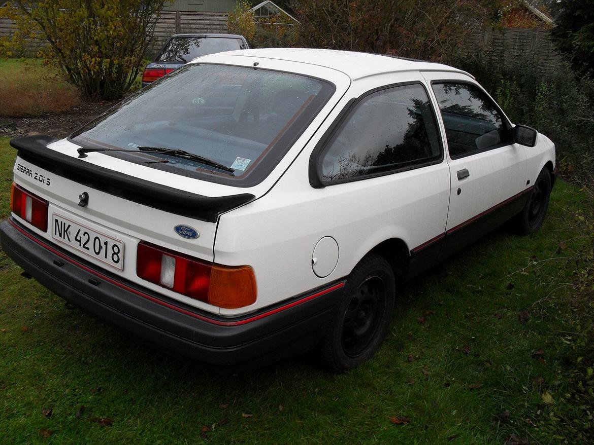 Ford Sierra <solgt> billede 5