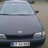 Toyota carina e