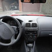 Hyundai accent gls. aut.