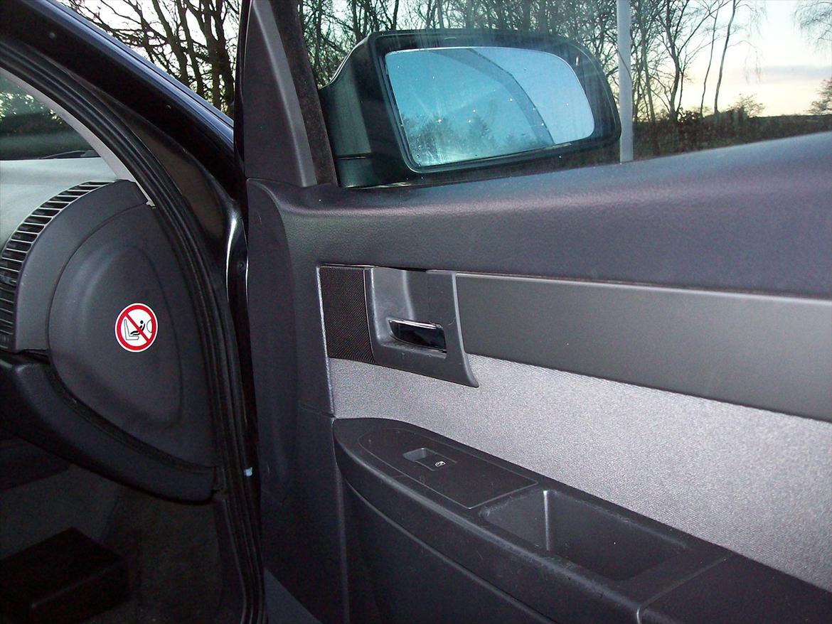 Opel Omega B Stc. Irmscher - Alu-looket går igen over hele kabinen, som er standard i denne model.. billede 11