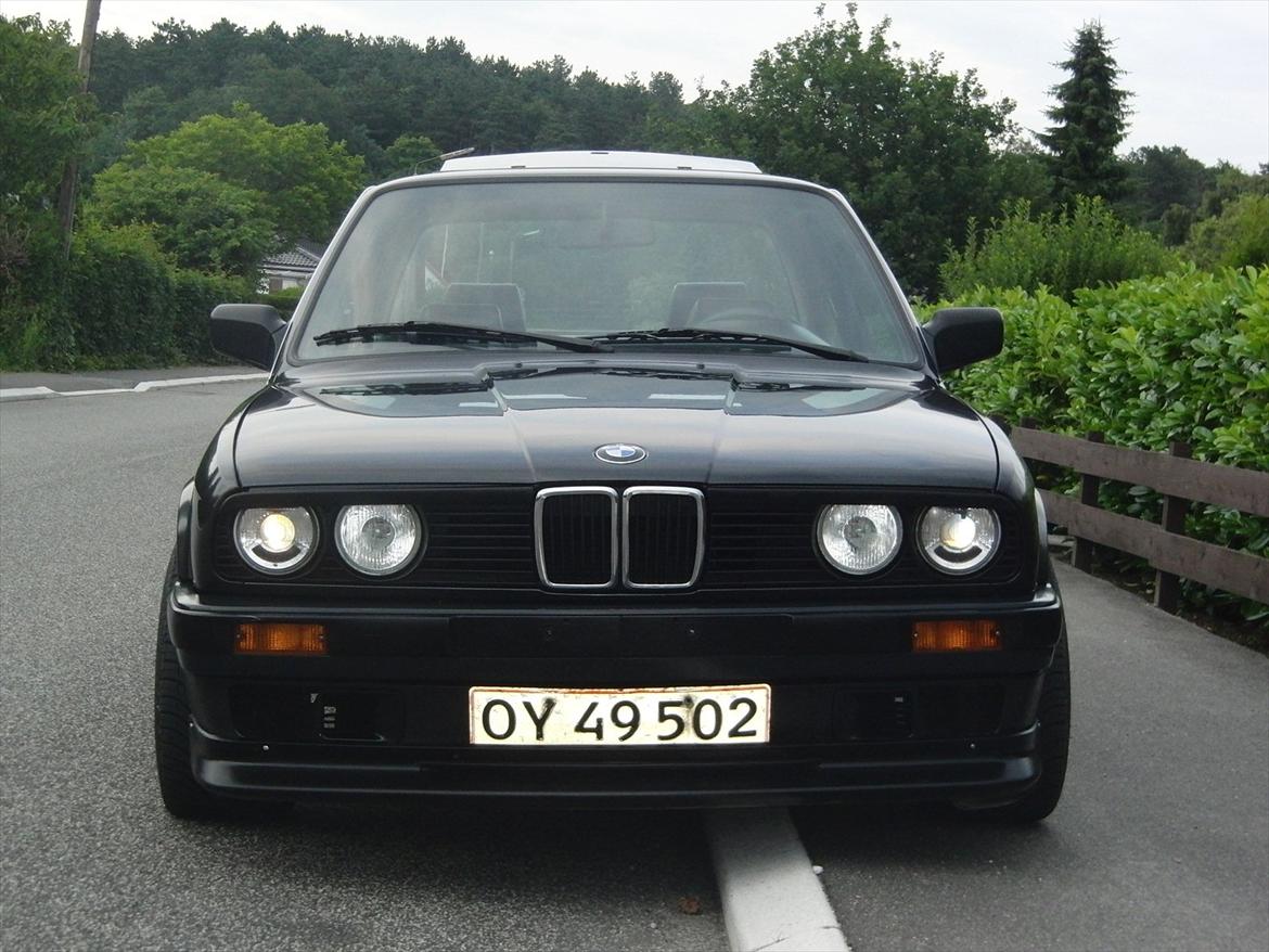 BMW 320 billede 2