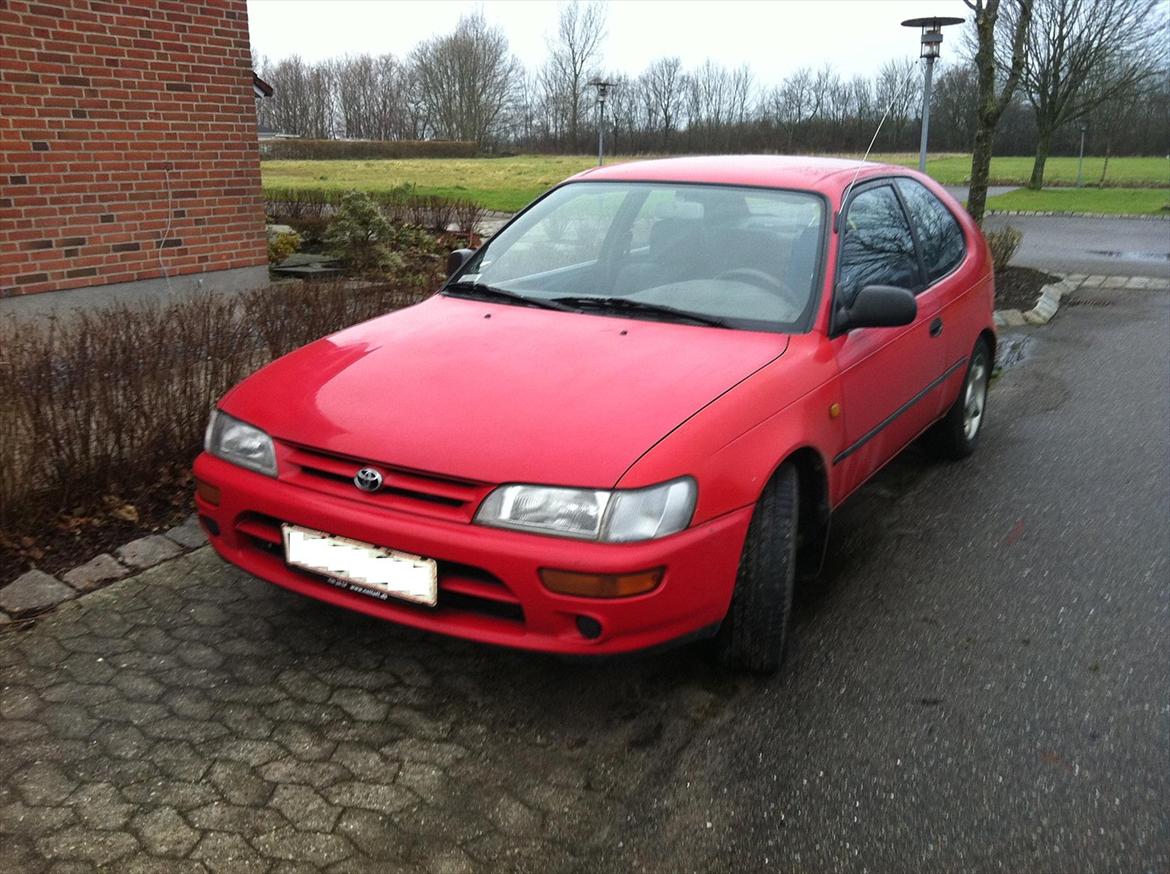 Toyota Corolla 1.3i 16v SOLGT billede 1
