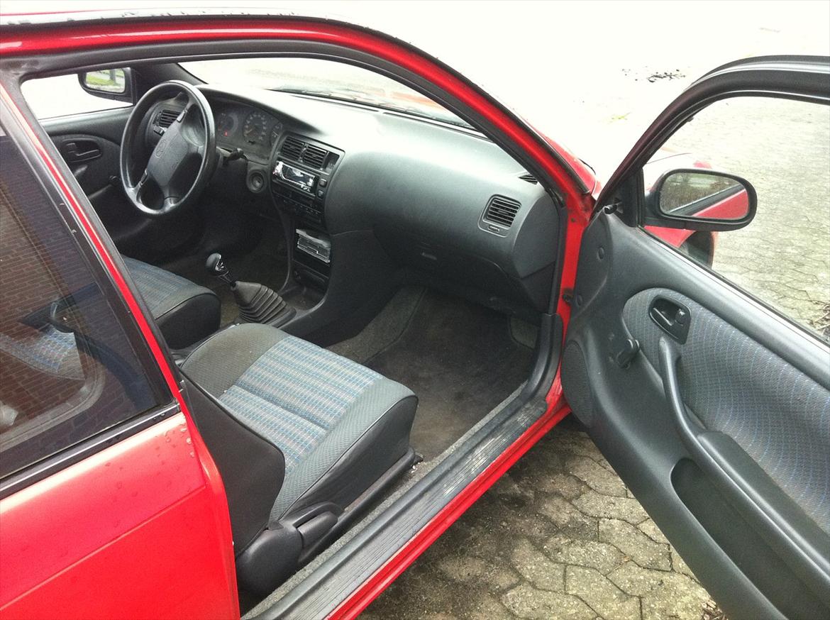 Toyota Corolla 1.3i 16v SOLGT billede 11