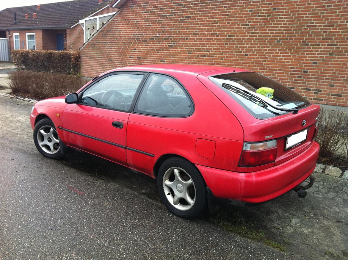 Toyota Corolla 1.3i 16v SOLGT billede 2