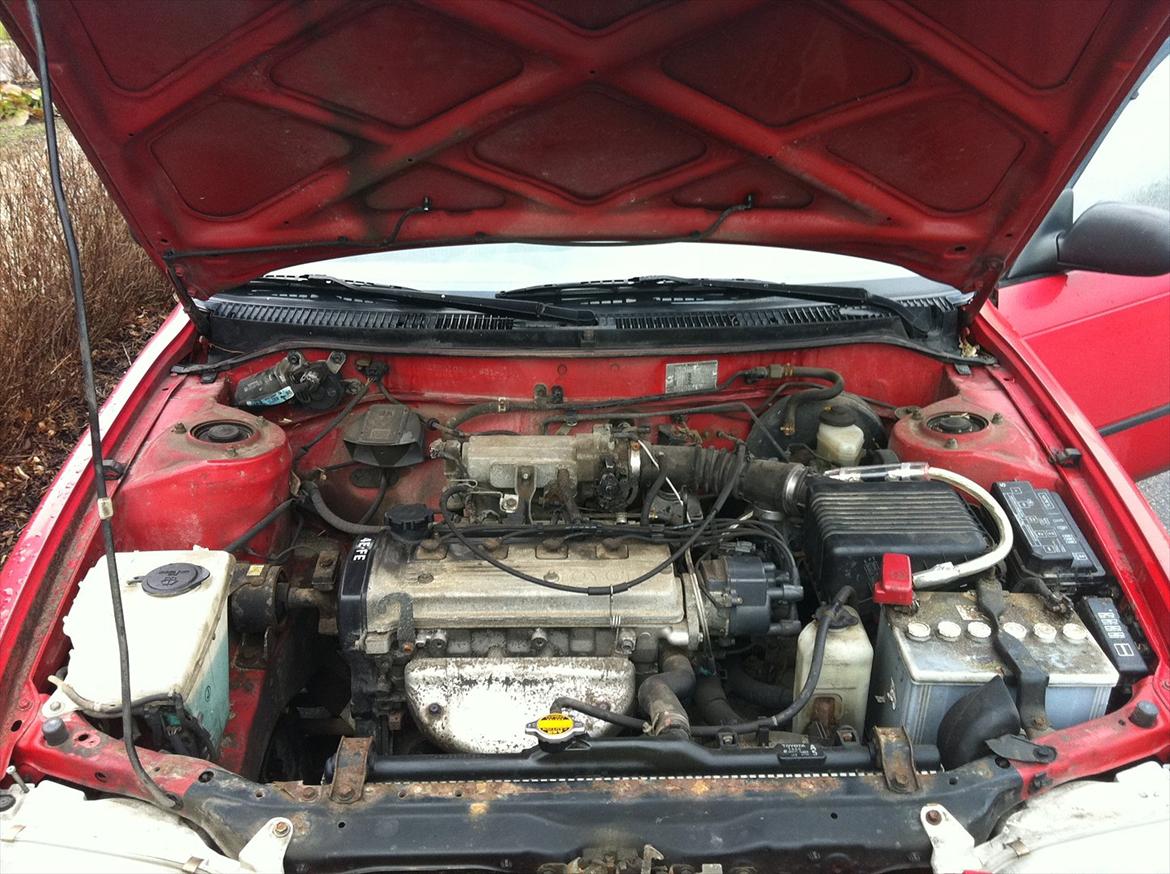 Toyota Corolla 1.3i 16v SOLGT billede 8