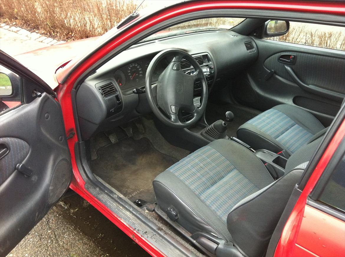 Toyota Corolla 1.3i 16v SOLGT billede 9