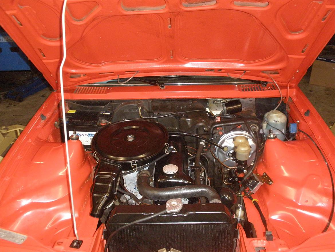 Opel Manta B berlinetta - Så er motoren pakket om og den er blevet malet lidt. billede 16