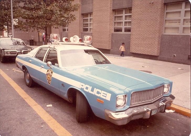 Amerikaner Plymouth Fury - NYPD Copcar - Originalt billede fra NY's gader i 70'erne billede 16