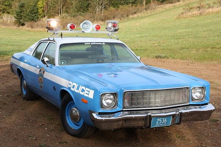 Amerikaner Plymouth Fury - NYPD Copcar - Bemærk de originale NY Police nummerplader som stadig sidder på bilen ! billede 2