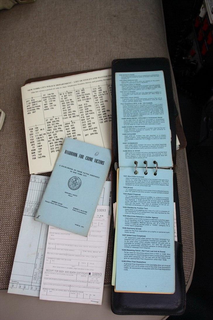 Amerikaner Plymouth Fury - NYPD Copcar - NYPD Ticketbook, med bødetakster, radiokoder etc. billede 9