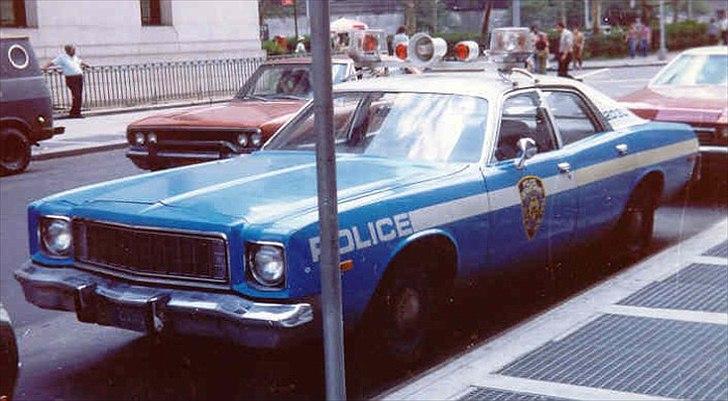 Amerikaner Plymouth Fury - NYPD Copcar - Org. billede fra N.Y.'s gader i 70'erne
 billede 18