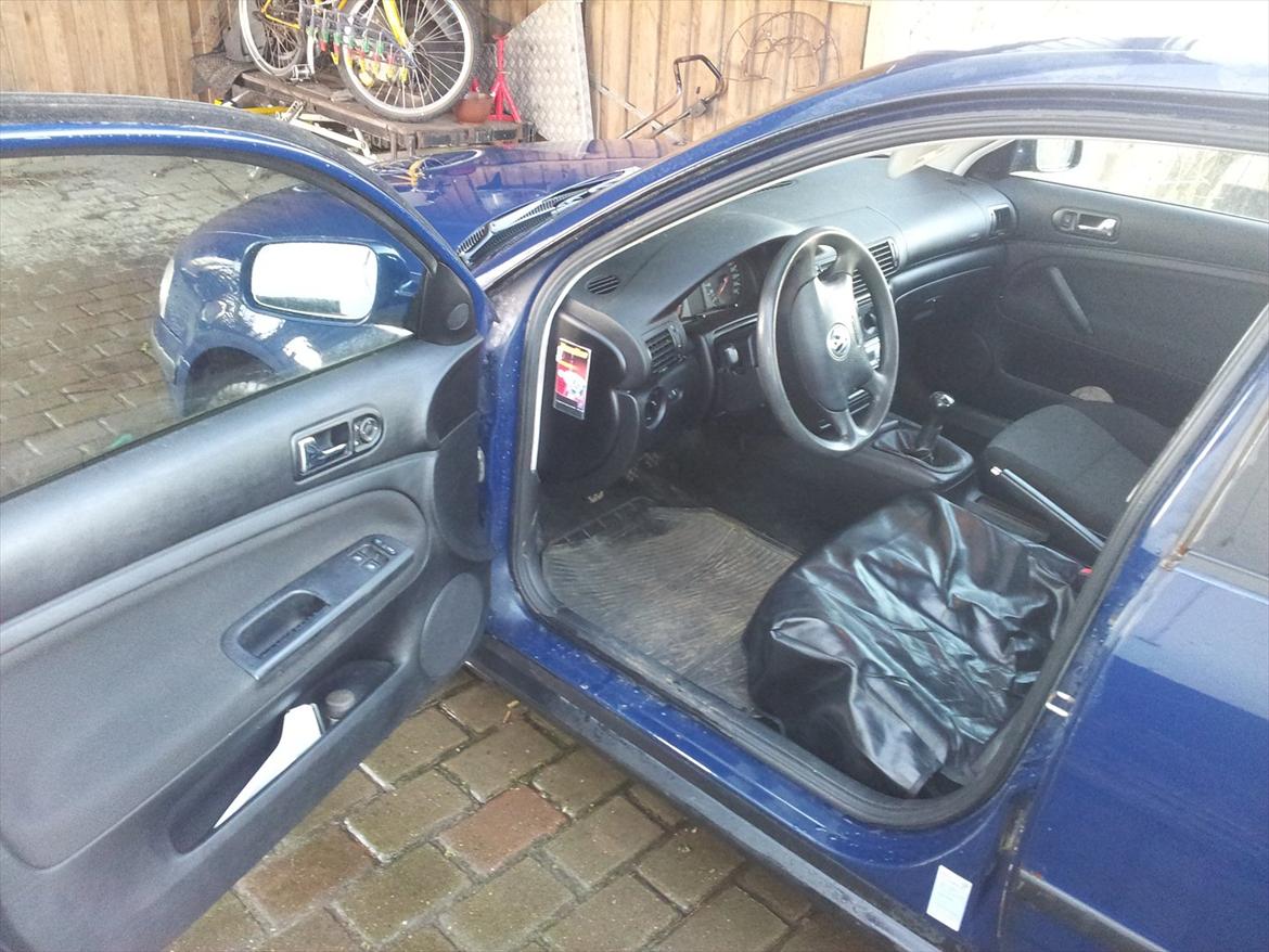 VW Passat Limousine [SOLGT] billede 2