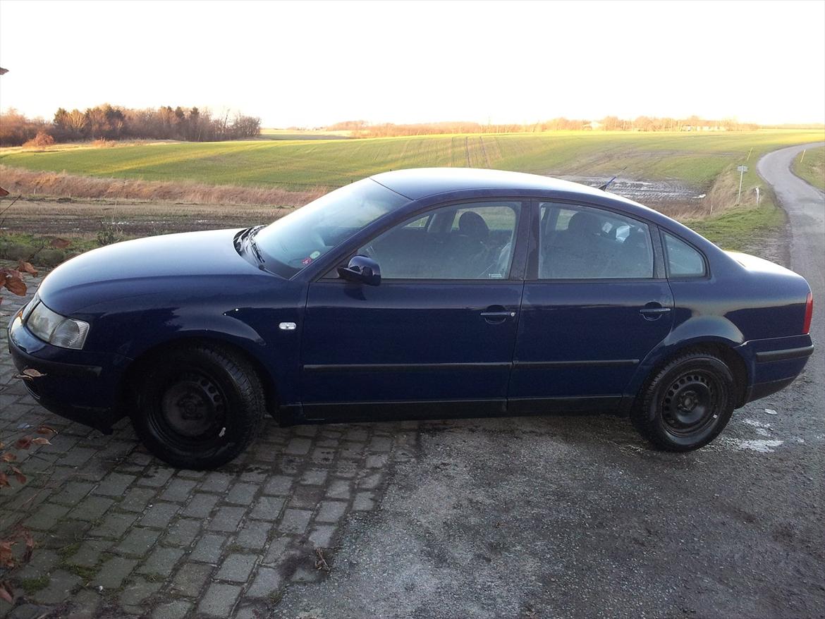 VW Passat Limousine [SOLGT] billede 14