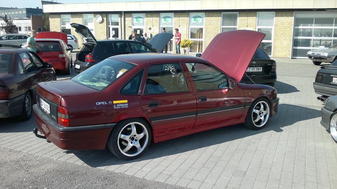 Opel Vectra 2000 KOPI SOLGT - Her er jeg også til træf hos Opel i nakskov. Hvor jeg blev meldt ind i Team young drivers. billede 5