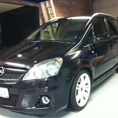 Opel Zafira OPC