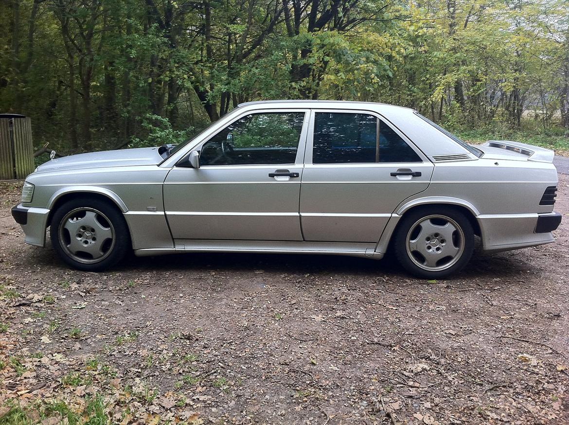 Mercedes Benz 190E billede 2