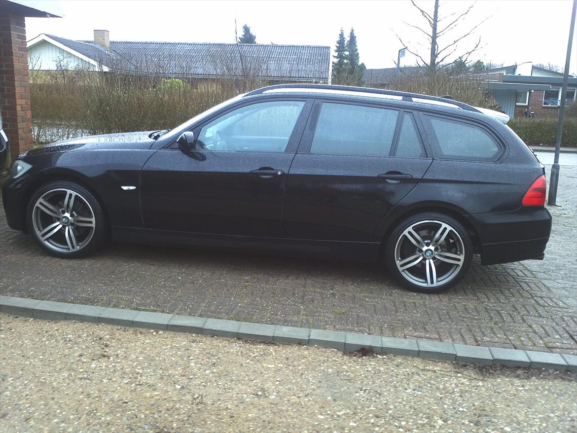 BMW 320 d billede 1