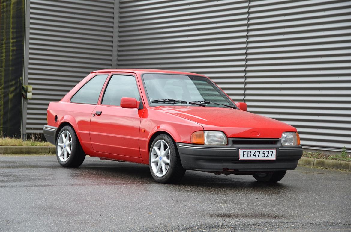 Ford Escort 1.6 Savoy ALB [ Totalskadet ] billede 1