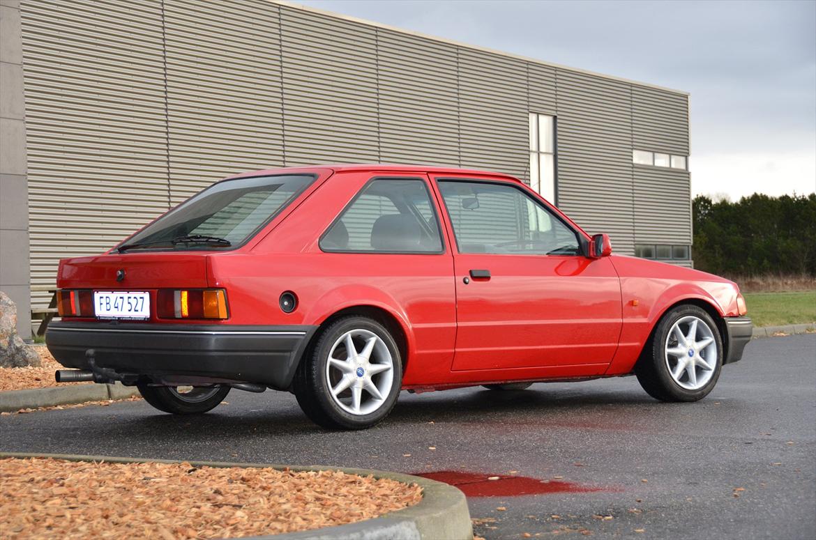 Ford Escort 1.6 Savoy ALB [ Totalskadet ] billede 3