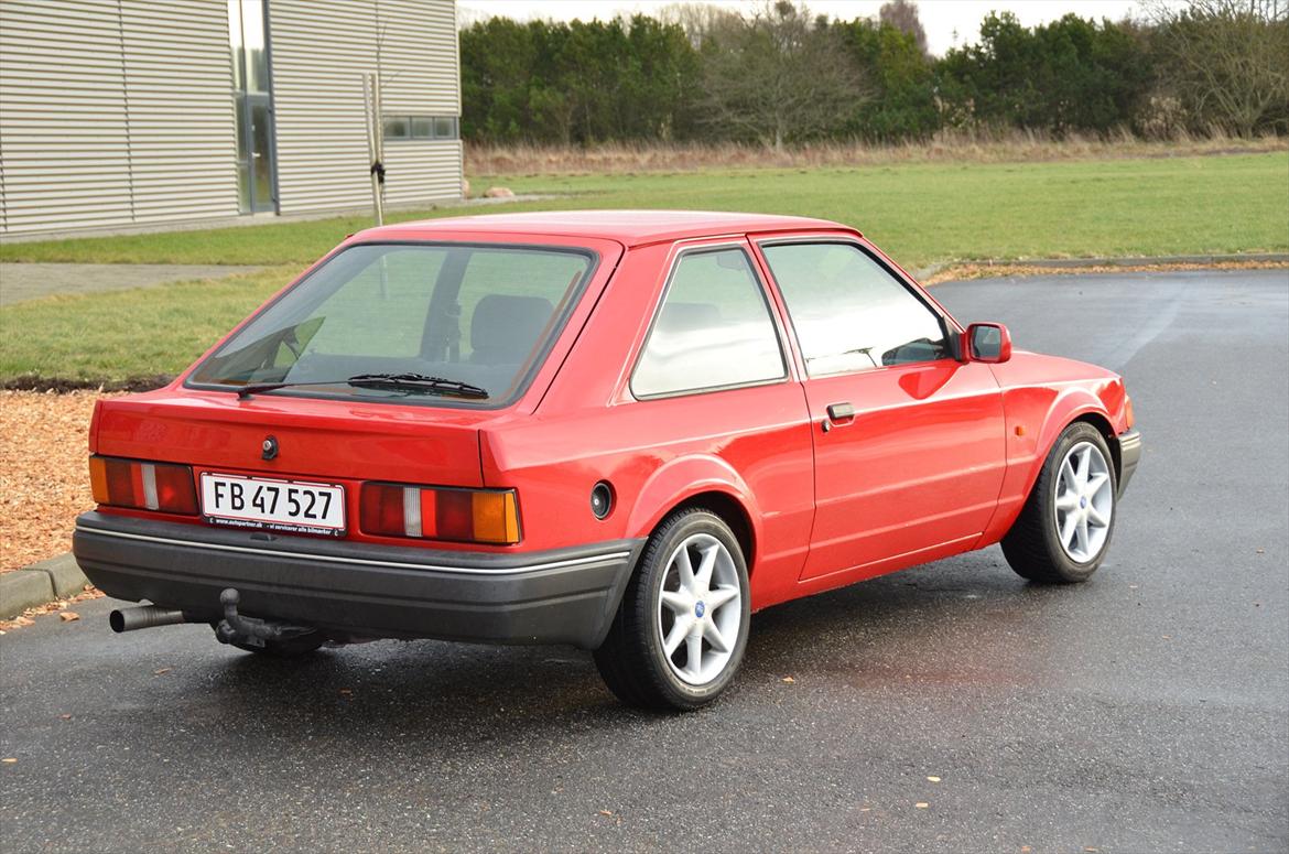 Ford Escort 1.6 Savoy ALB [ Totalskadet ] billede 4