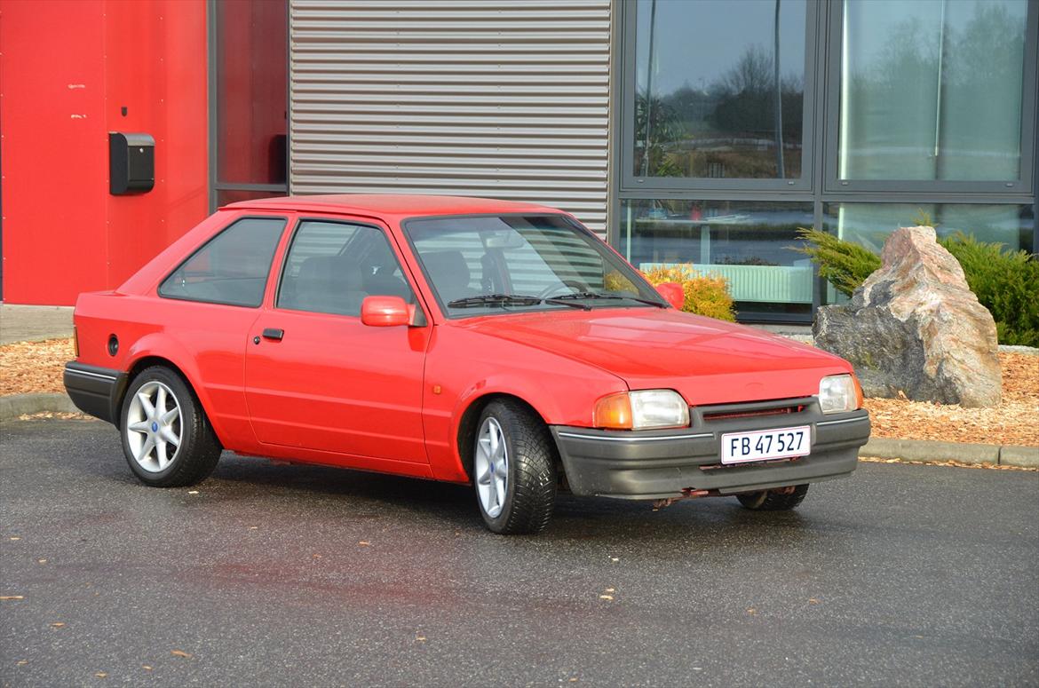 Ford Escort 1.6 Savoy ALB [ Totalskadet ] billede 8