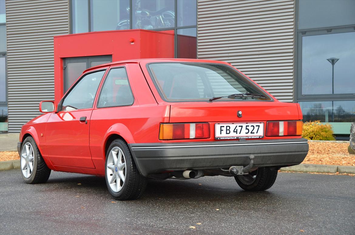 Ford Escort 1.6 Savoy ALB [ Totalskadet ] billede 9