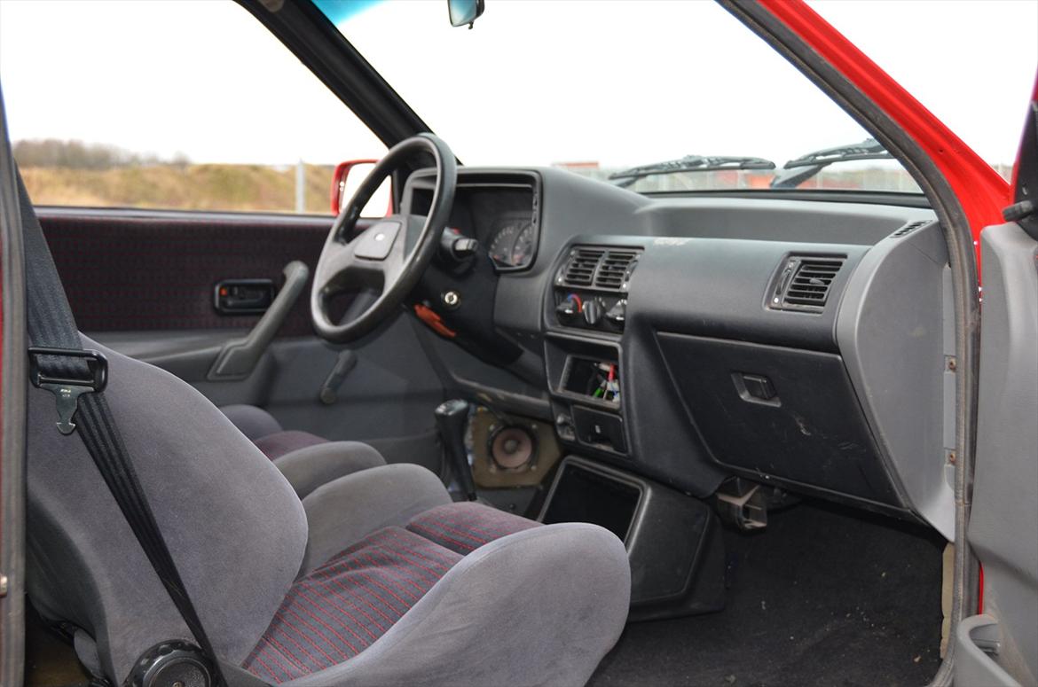 Ford Escort 1.6 Savoy ALB [ Totalskadet ] billede 12