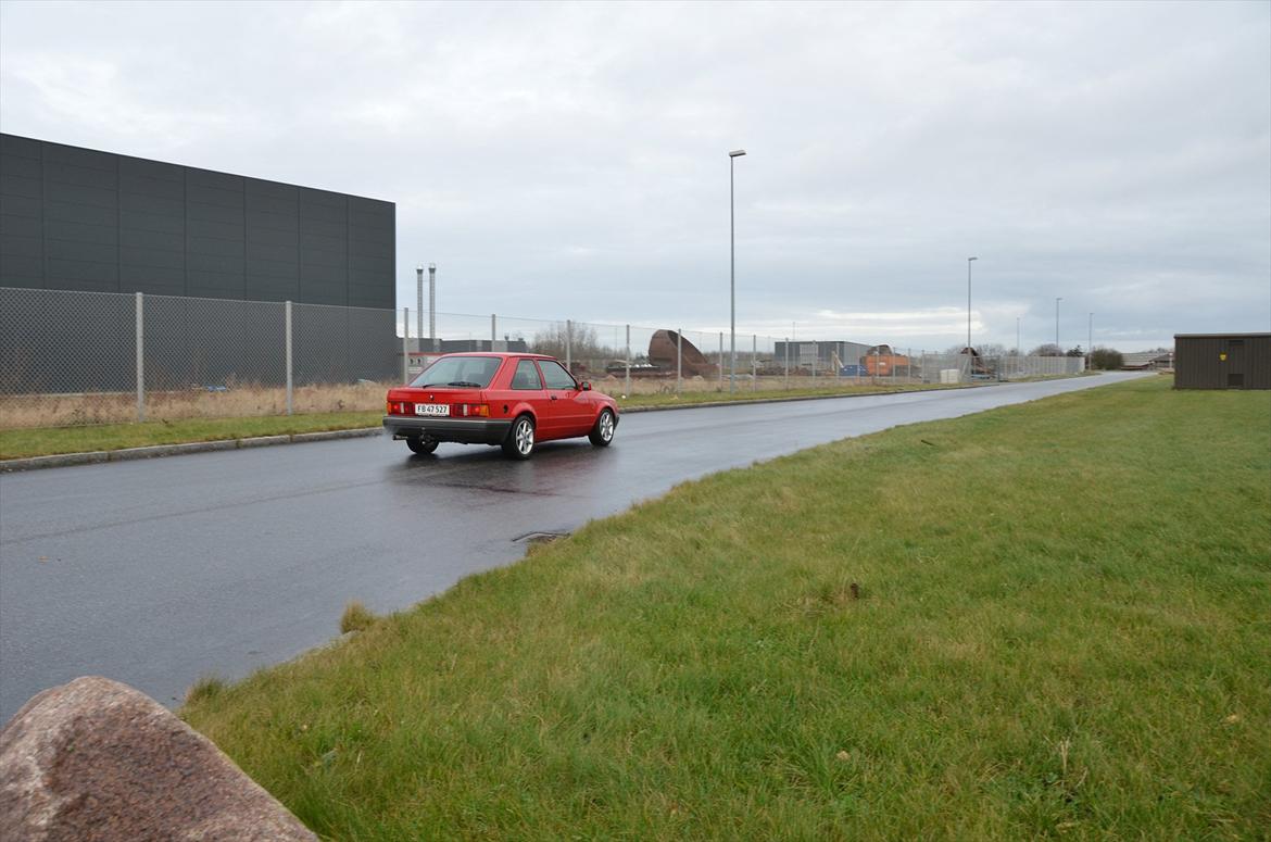 Ford Escort 1.6 Savoy ALB [ Totalskadet ] billede 17