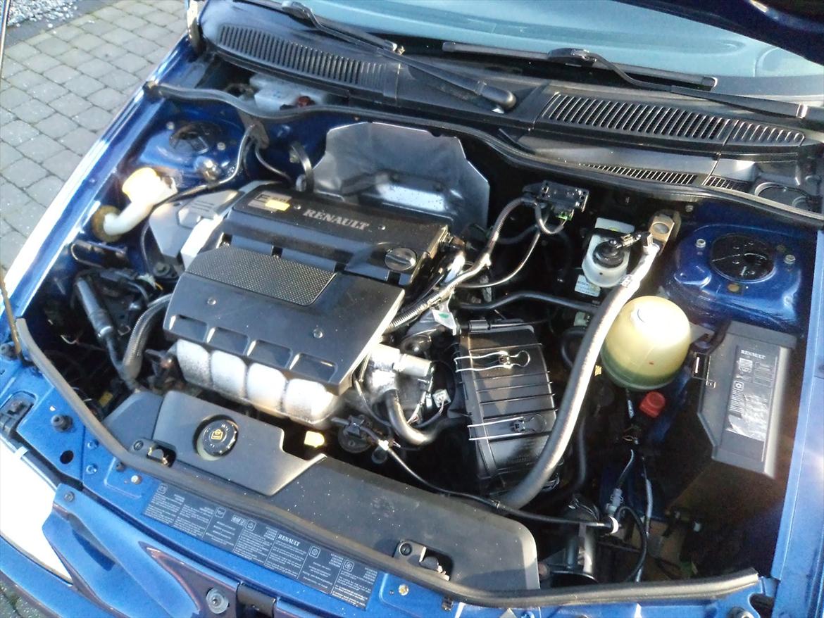 Renault Megane 2,0 16v (Williams) SOLGT billede 5