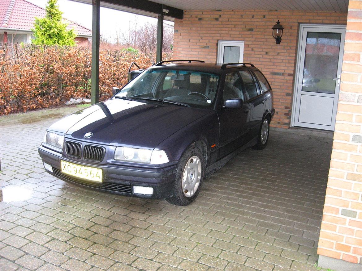 BMW 323i Van billede 1