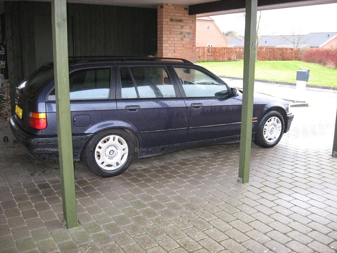 BMW 323i Van billede 3