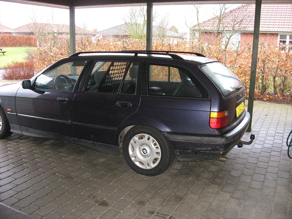 BMW 323i Van billede 4