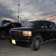 Ford F350 XLT dual