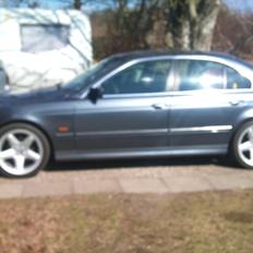 BMW 523  e39