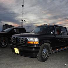 Ford F350 XLT dual
