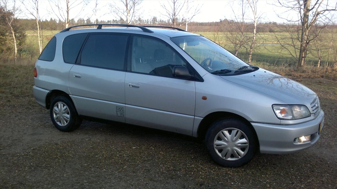 Toyota toyota sportsvan billede 2